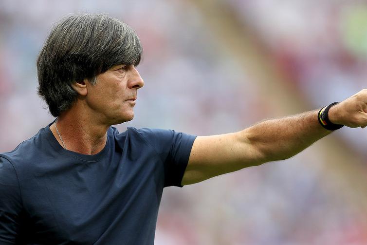 西亚卡姆在德国队比赛中爆冷,问鼎冠军引发热议!的简单介绍 西亚卡姆在德国队比赛中爆冷,问鼎冠军引发热议!的简单介绍